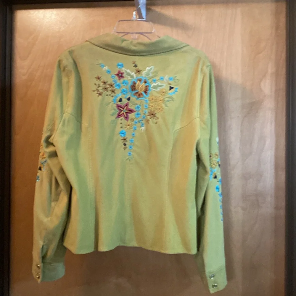 Double D Ranchwear Top - Picture 2 of 14